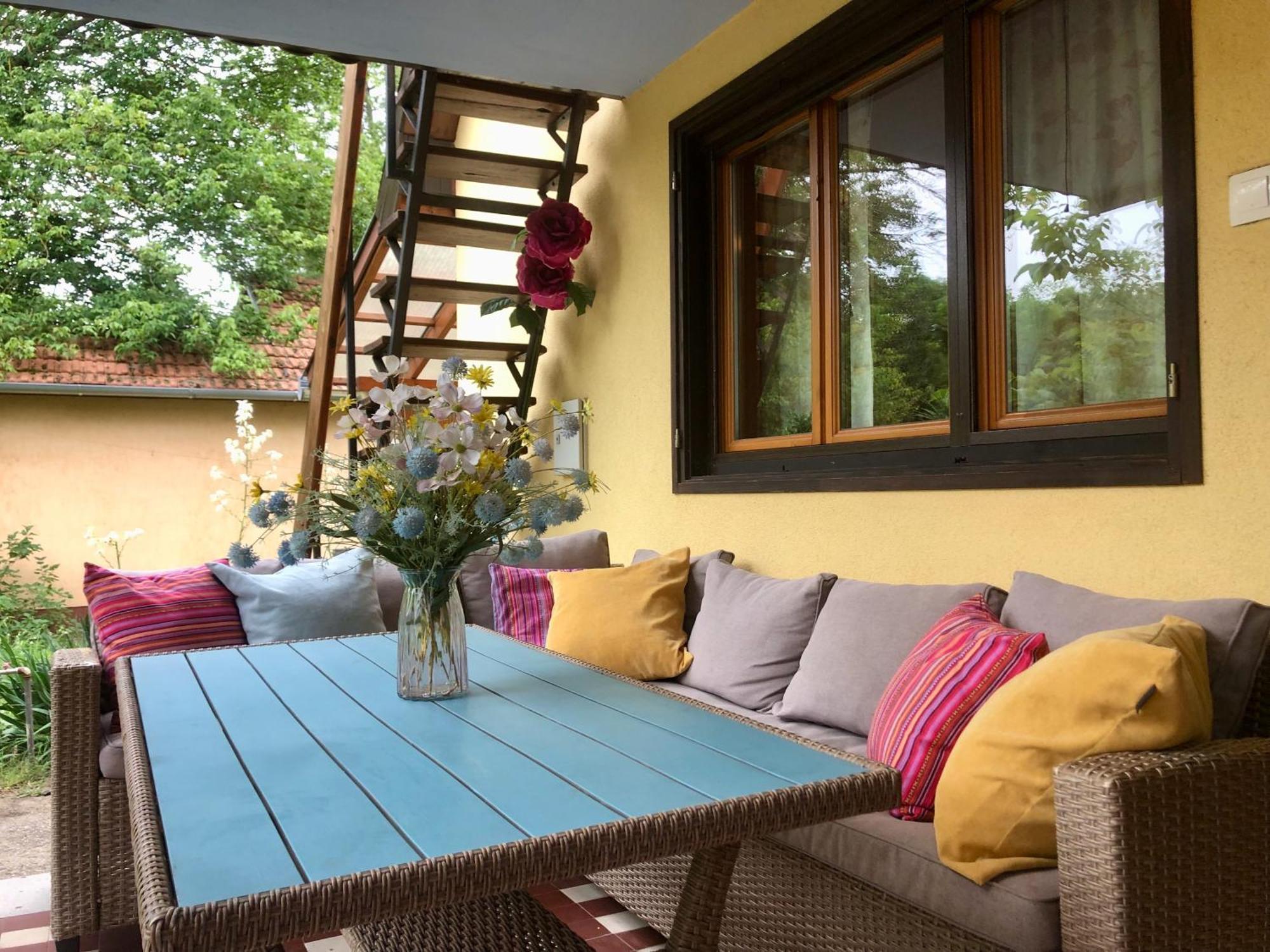 Forest-Side Home By Recreational Lake Kunfeherto Luaran gambar